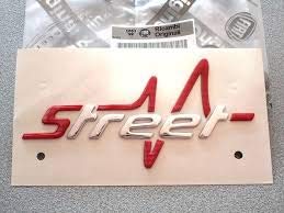 Scritta Stemma logo Street per Fiat Punto dal 2012 al 2017 e Bravo dal 2010 al 2014 FCA Originale 51936476