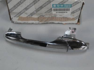 735485876 MANIGLIA ANTERIORE DESTRA:FIAT GRANDE CINQUECENTO CON GUIDA A DESTRA